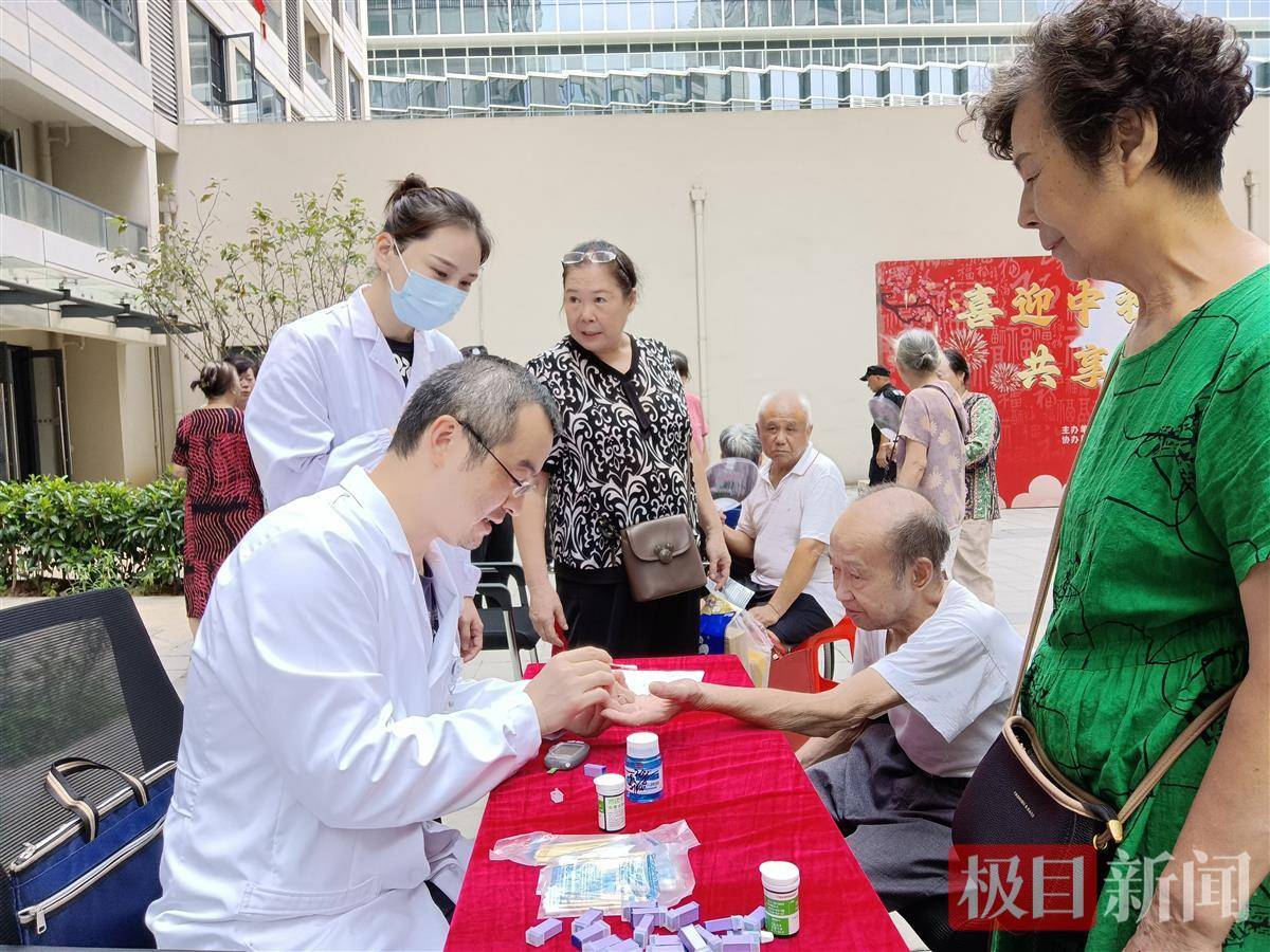 澳门管家婆资料一码一特一,餐具健康进阶新选择，老板电器全新洗消一体机S1Plus刷新行业标准